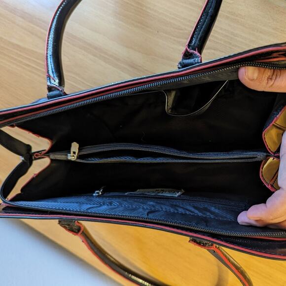 Collectif London 1950s Inspired Black Patent Leather Top Handle Barrel Bag Purse - Picture 9 of 12